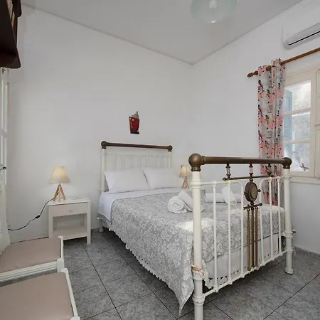 Holiday home Giameiko Traditional House Kalymnos Myrties