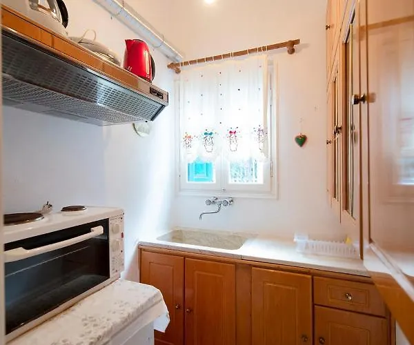 Giameiko Traditional House Kalymnos * Myrties